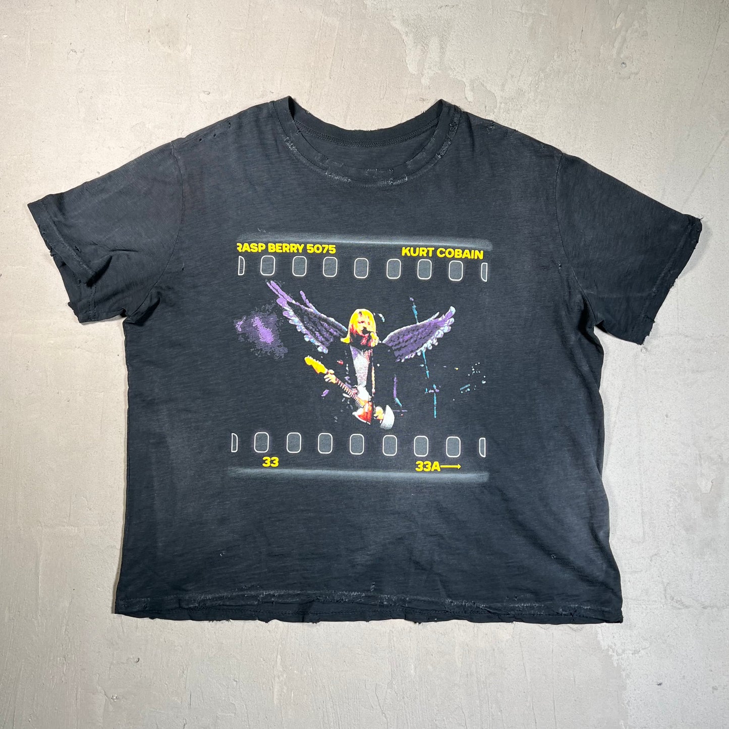 GV Gallery Kurt Cobain Washed Black Tee Size Small USED x17788