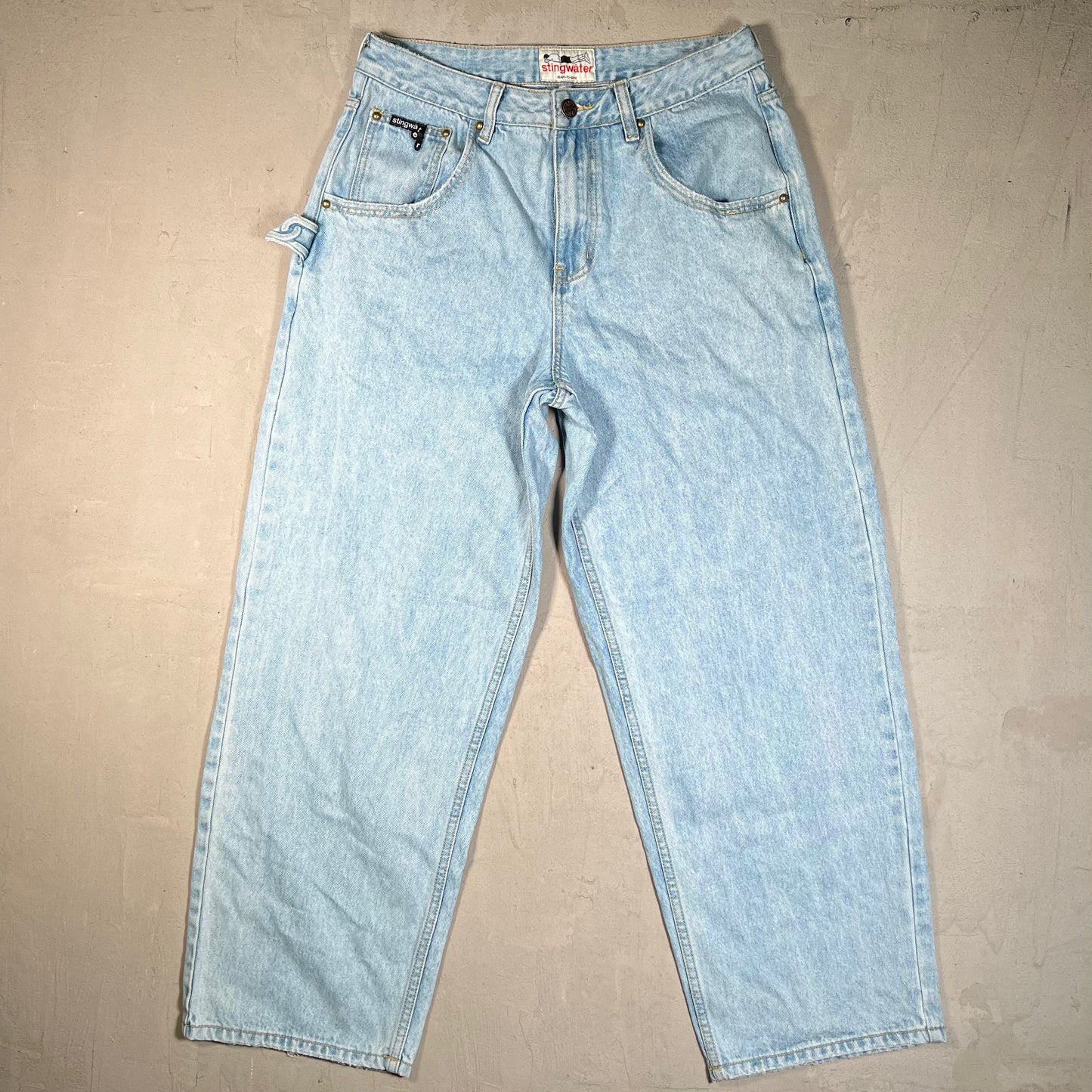 Stingwater Light Blue Washed Jeans Size Medium USED x17786