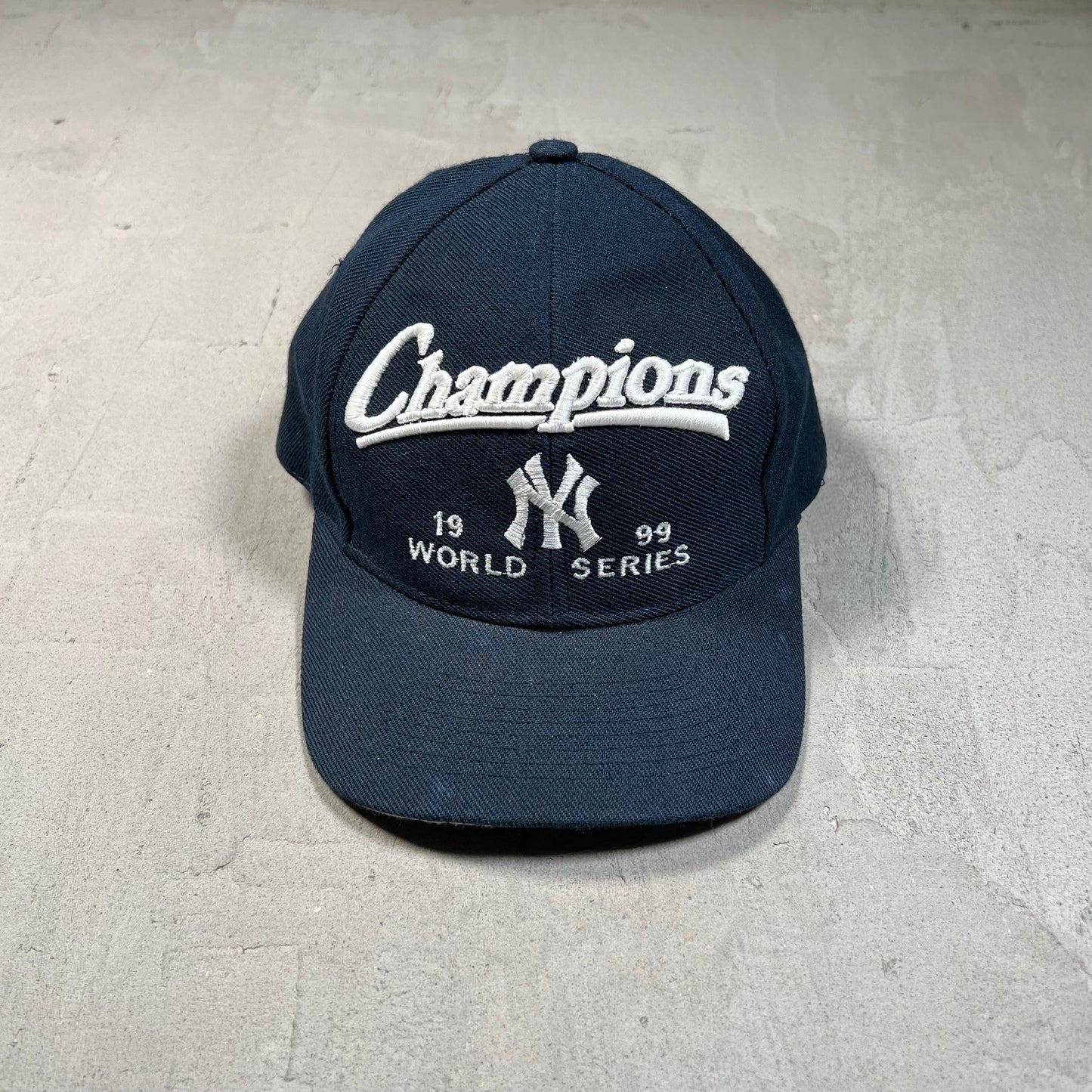 1999 Yankees Navy World Series Snapback Hat USED v19727