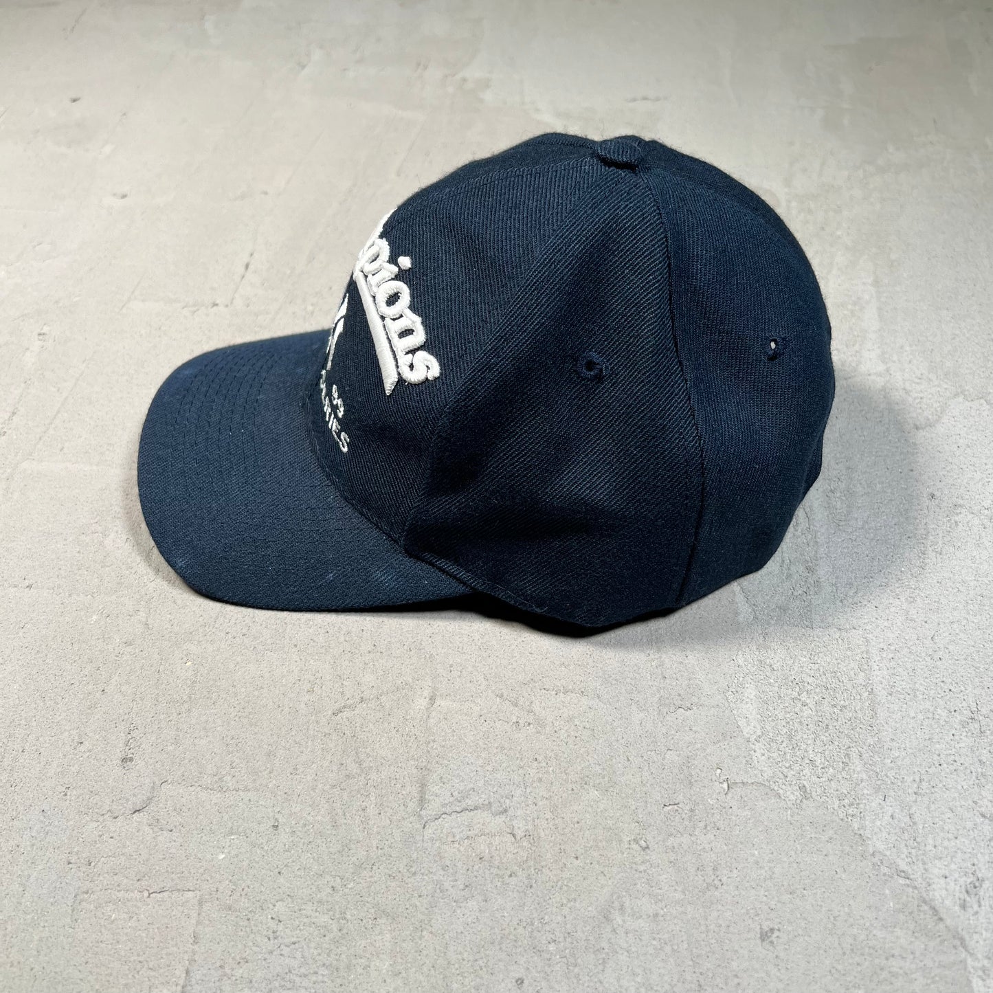 1999 Yankees Navy World Series Snapback Hat USED v19727