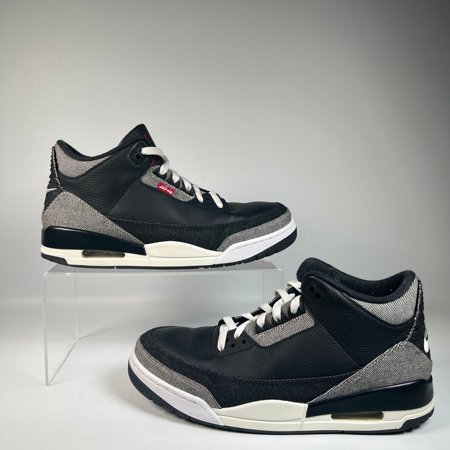 Jordan 3 Levis Black (2026) Size 10 USED s23172