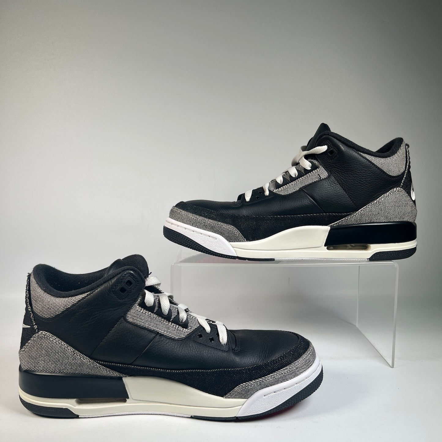 Jordan 3 Levis Black (2026) Size 10 USED s23172