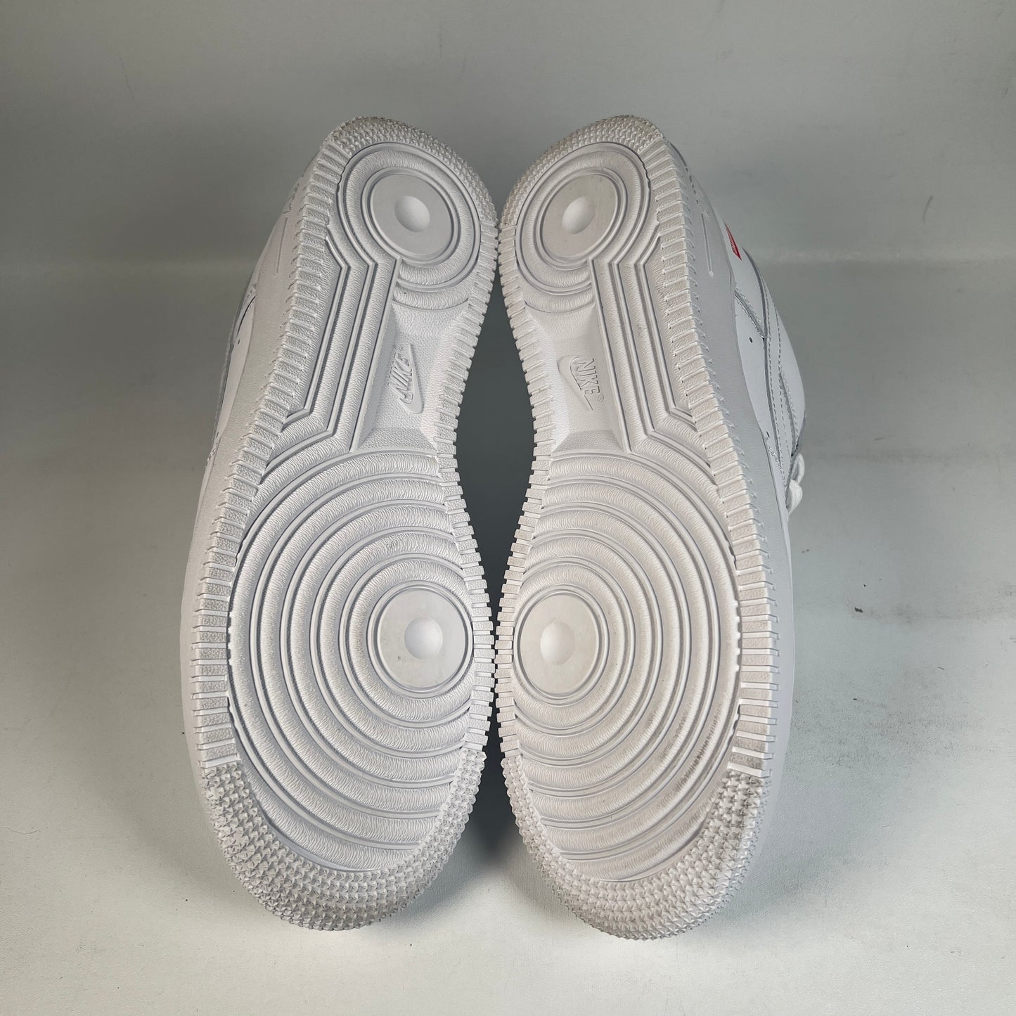 Nike Air Force 1 Low Supreme White (2020) Size 8.5 USED s23192