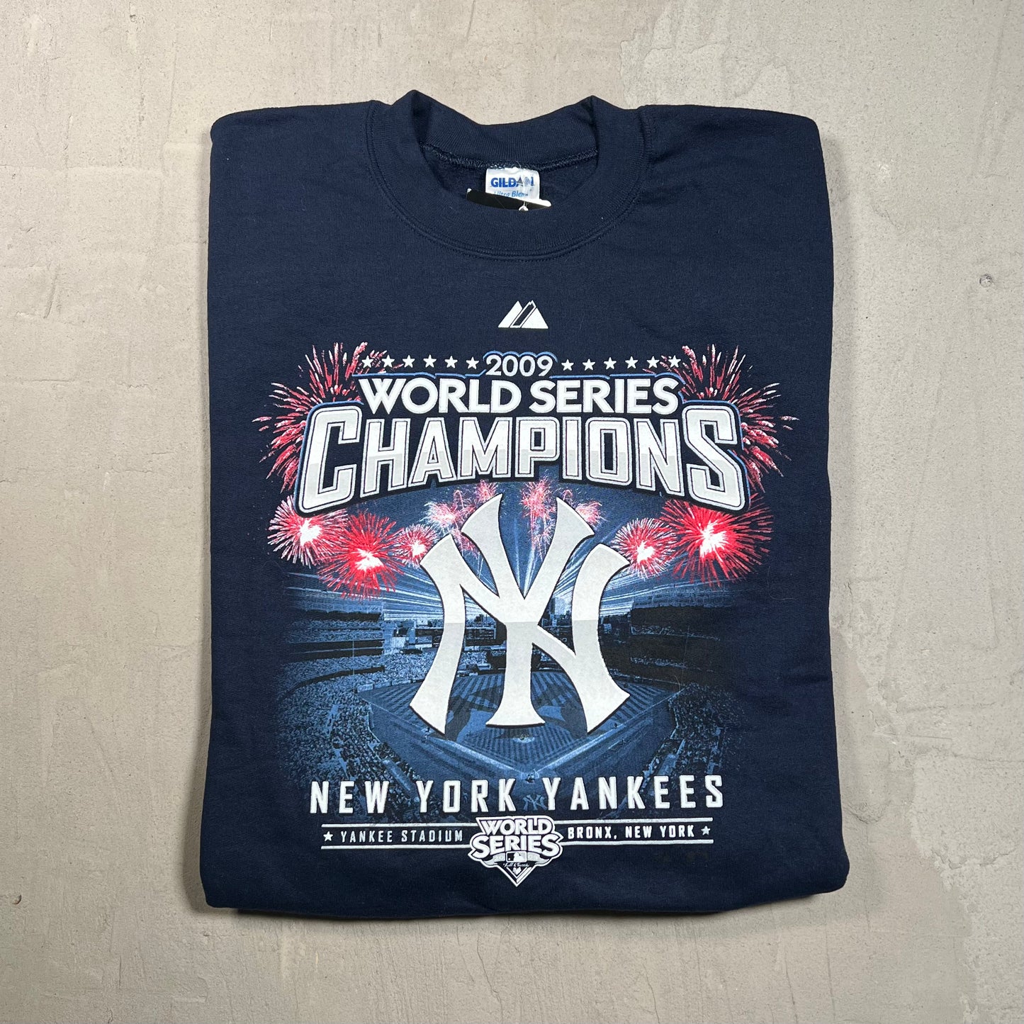 2009 NY Yankees Champions Navy Crewneck Size Small NEW v19719