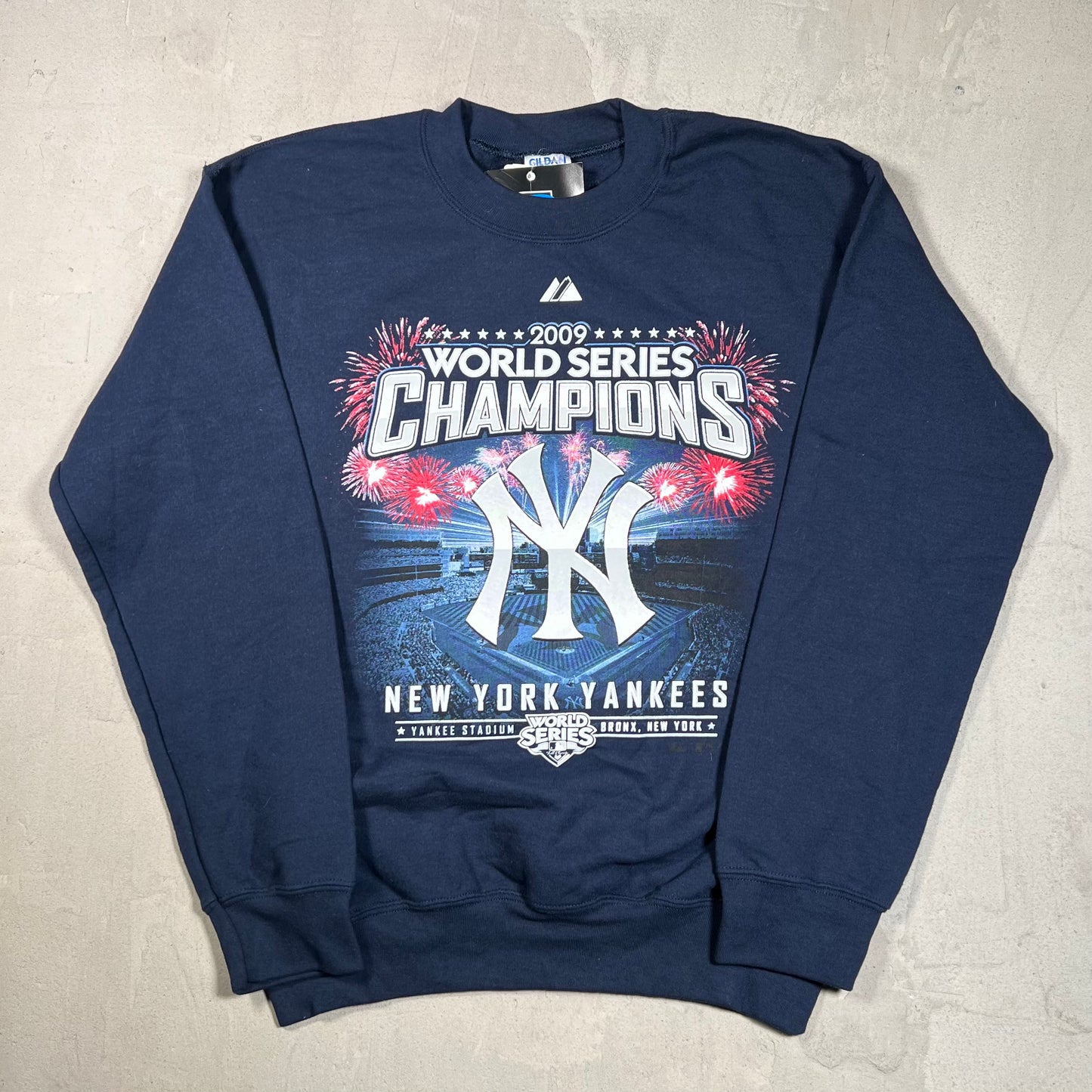 2009 NY Yankees Champions Navy Crewneck Size Small NEW v19719