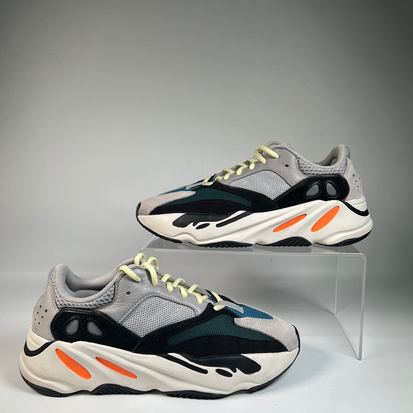 Yeezy 700 Wave Runner (2018) Size 9 USED s22777