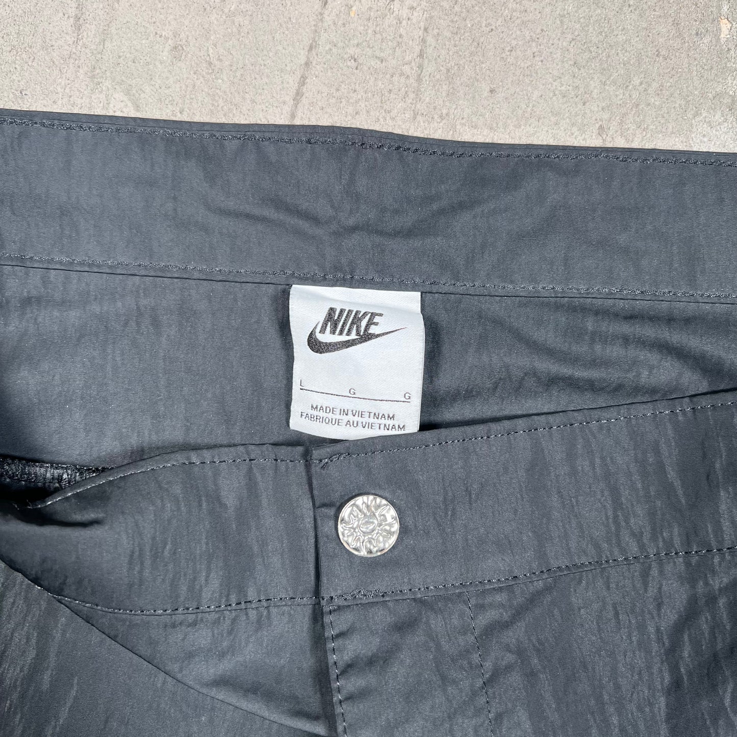 Nike Nylon Barrel Leg Track Pants Black w/ Green Piping Size Large V19689