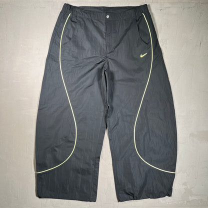 Nike Nylon Barrel Leg Track Pants Black w/ Green Piping Size Large V19689
