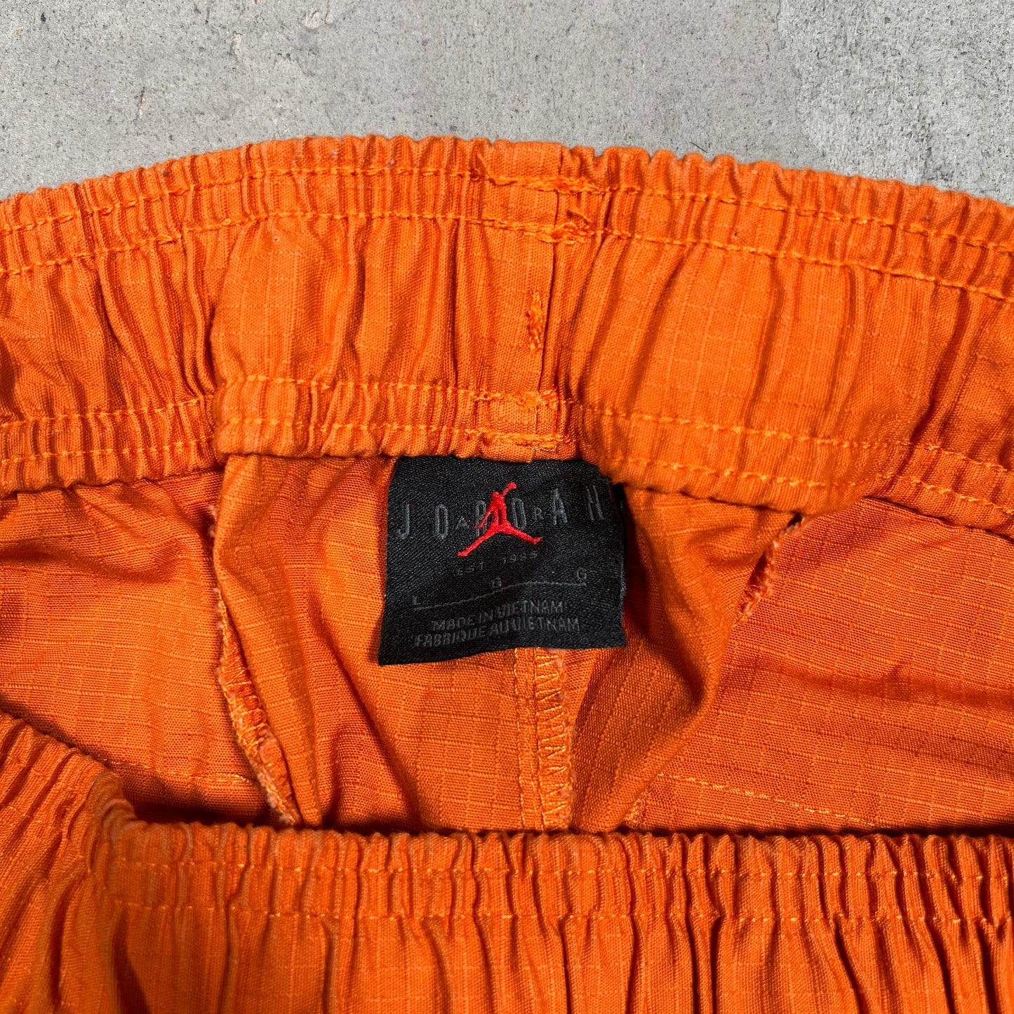 Jordan Orange Rip Stop Cargo Pants Size Large USED x17871