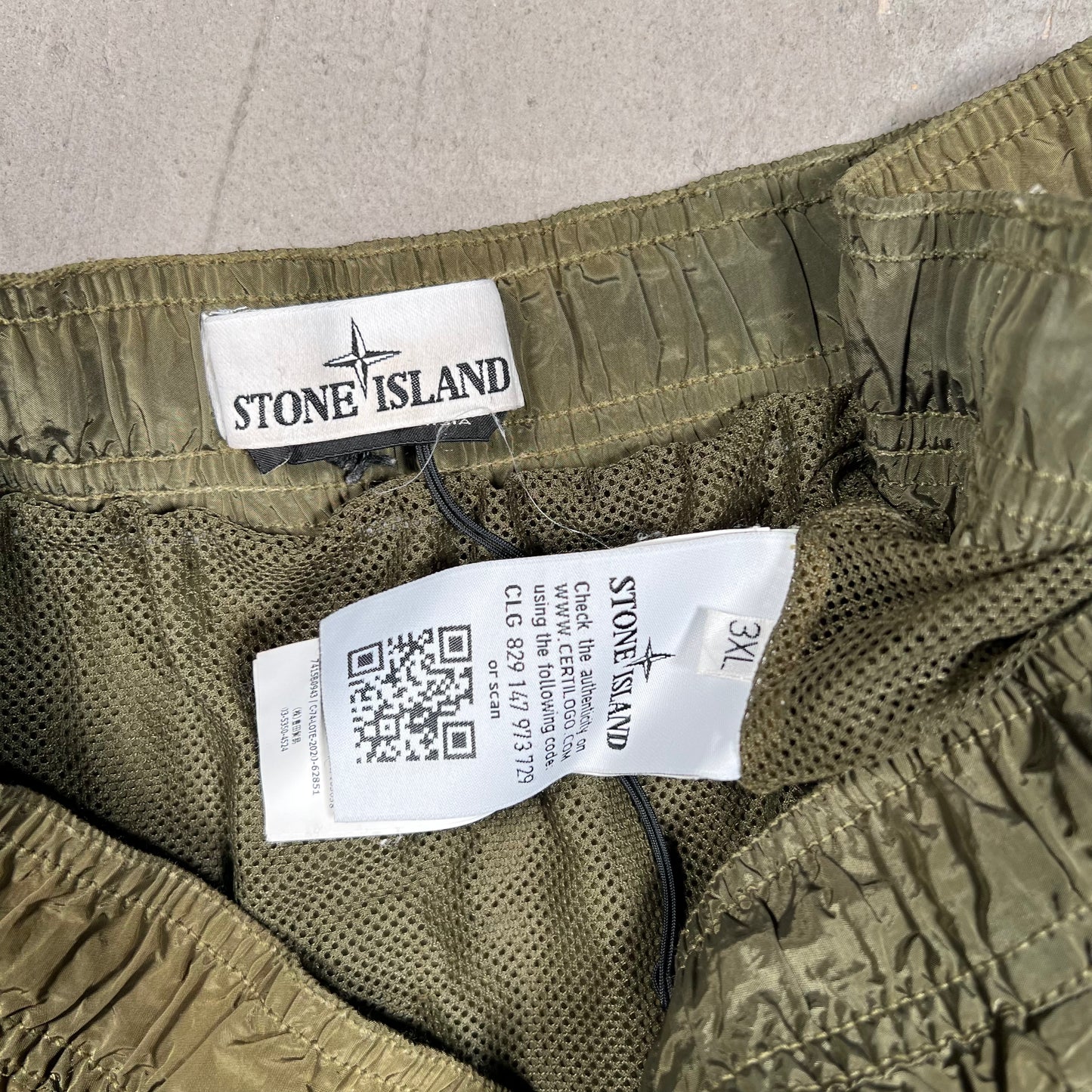 Stone Island Olive Green Nylon Shorts Size XXL USED x17869