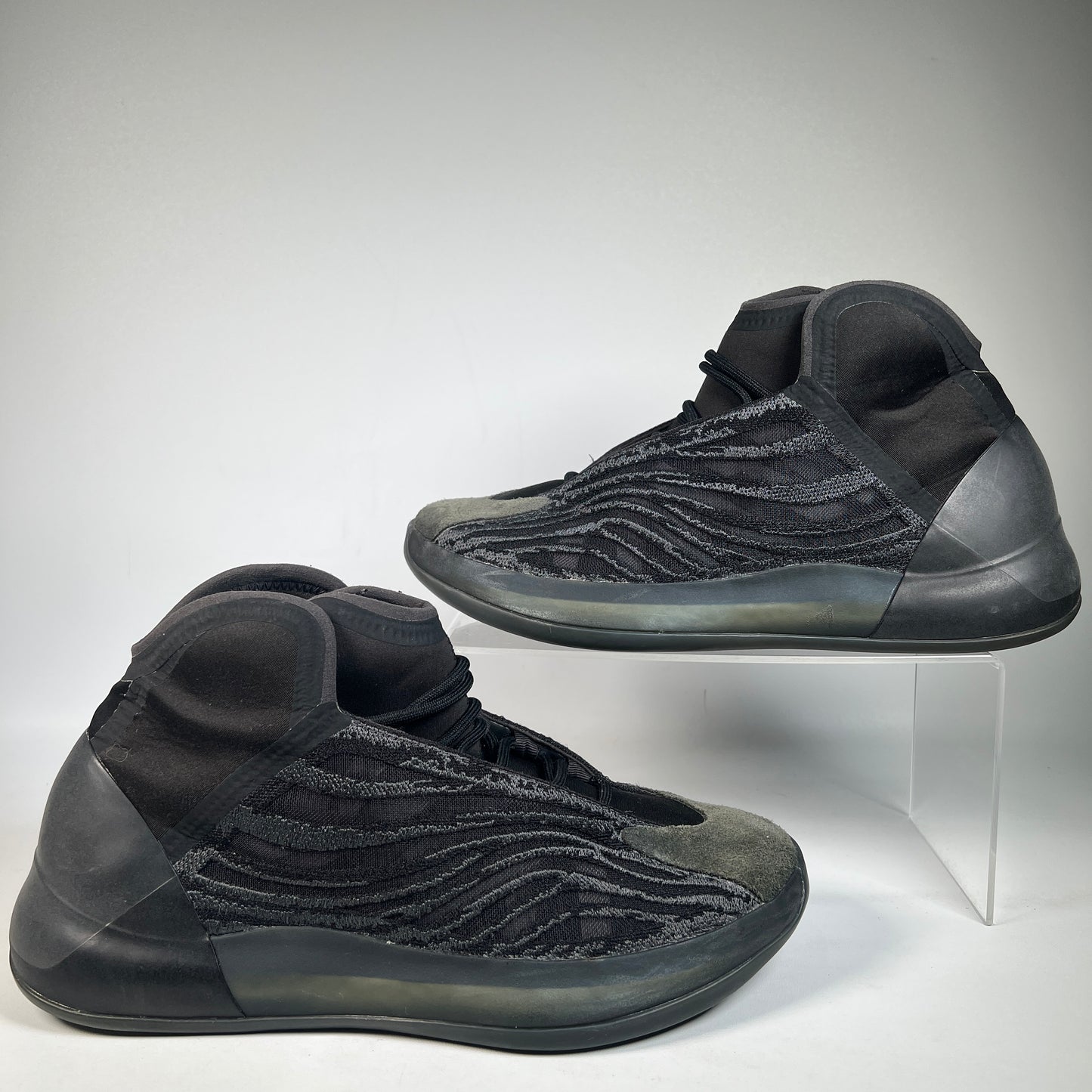 Yeezy QNTM Onyx (2021) Size 11.5 USED s23155