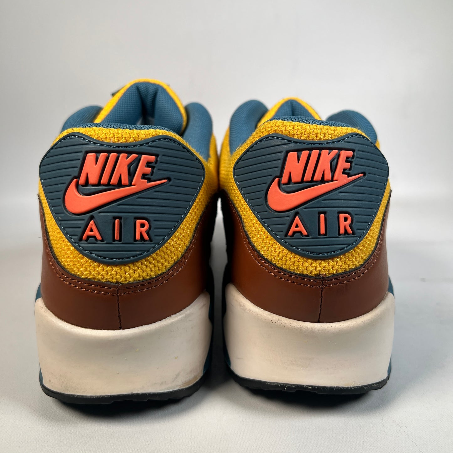 Nike Air Max 90 University Gold Cognac (2015) Size 11 USED s22838