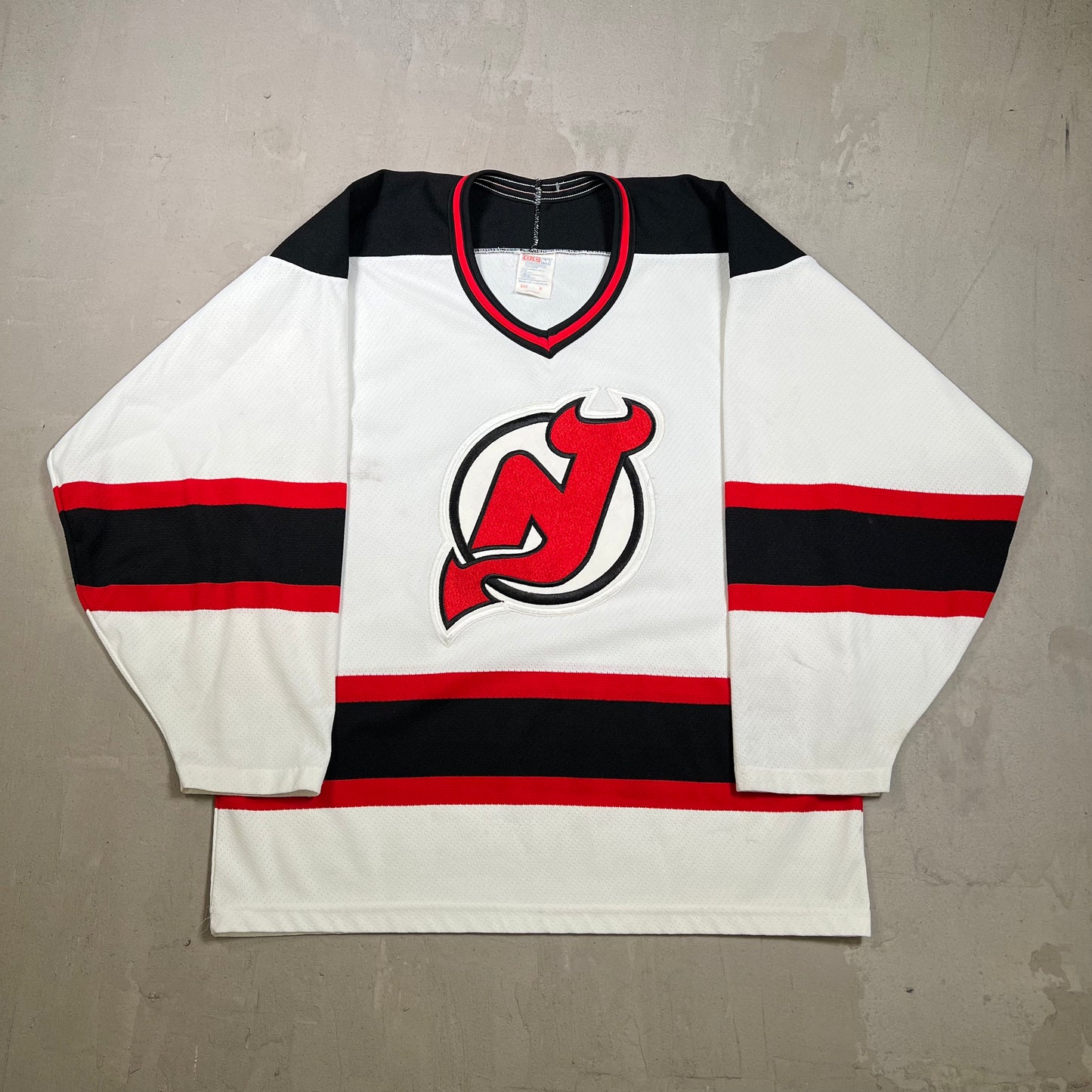 1990s CCM NJ Devils White Jersey Size Medium USED v19717
