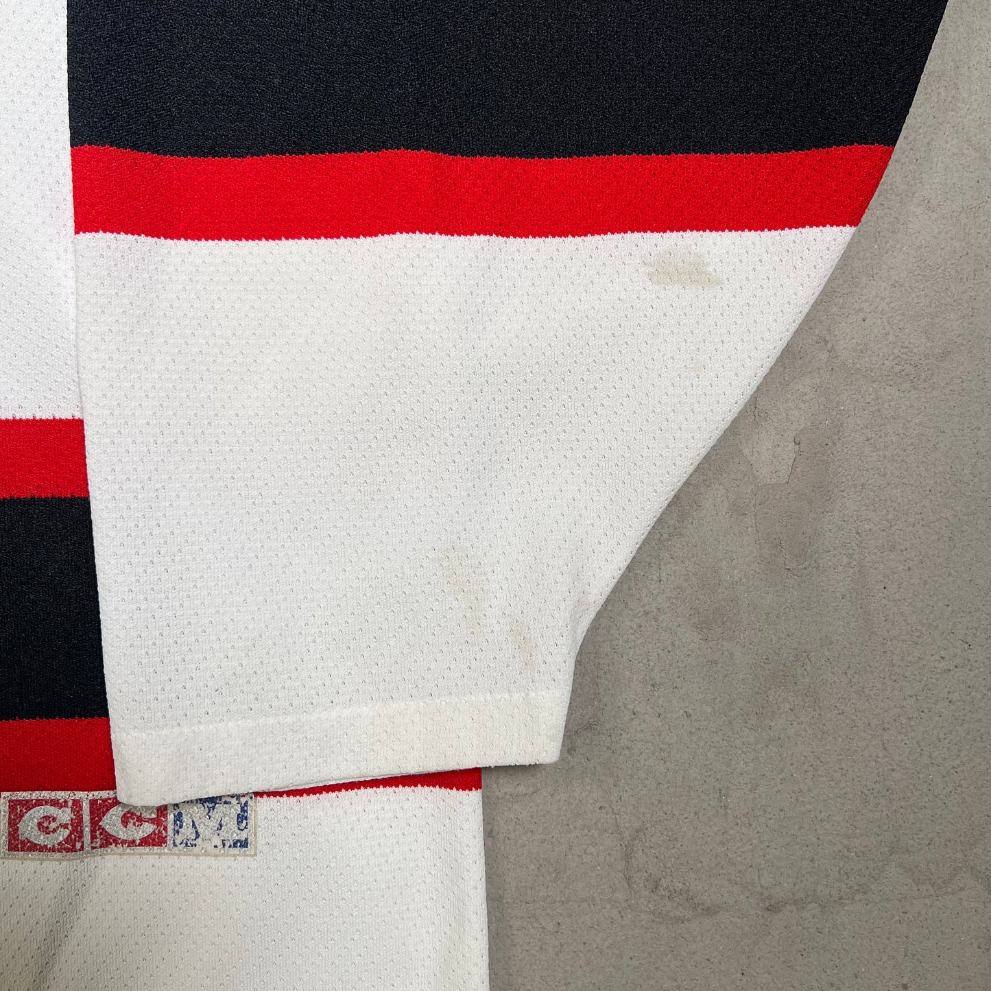1990s CCM NJ Devils White Jersey Size Medium USED v19717