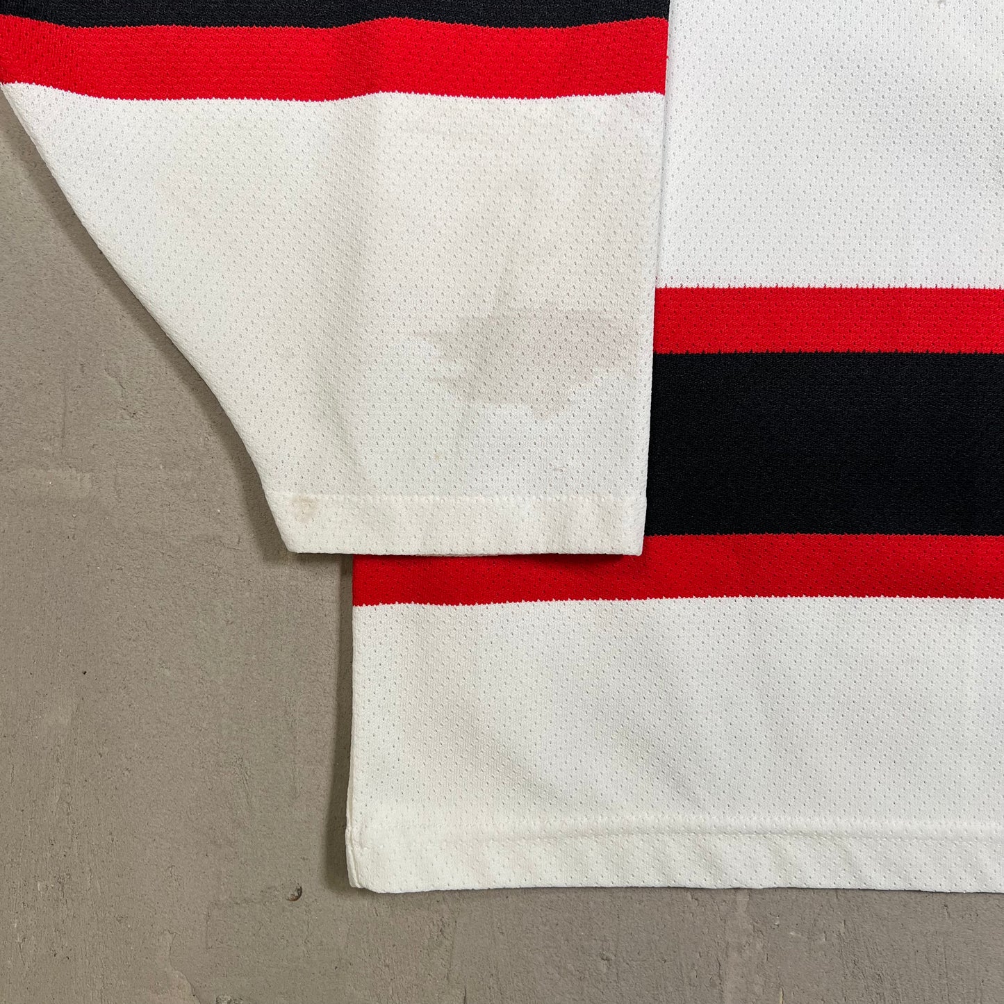 1990s CCM NJ Devils White Jersey Size Medium USED v19717