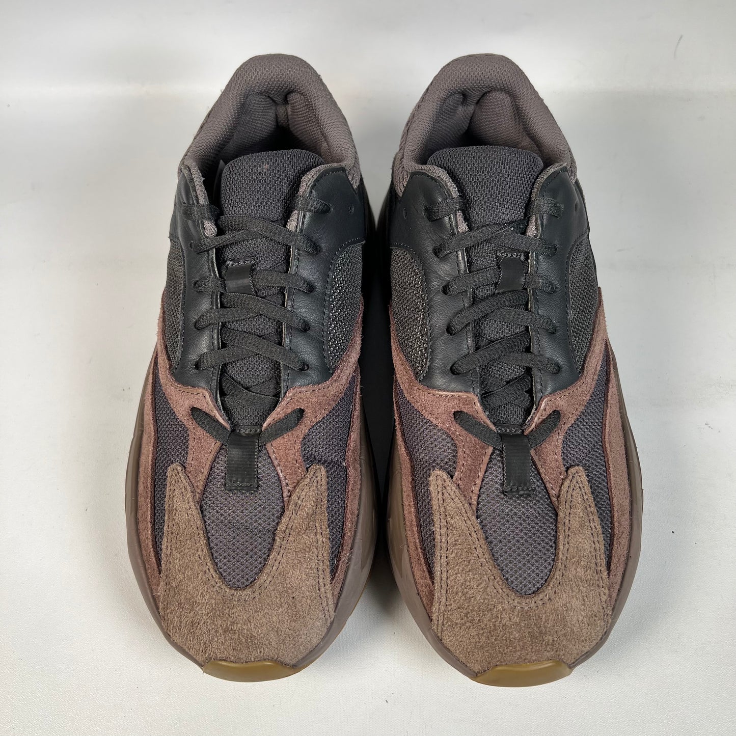 Yeezy 700 Mauve (2018) Size 9 USED s22778