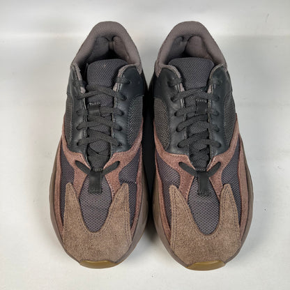 Yeezy 700 Mauve (2018) Size 9 USED s22778