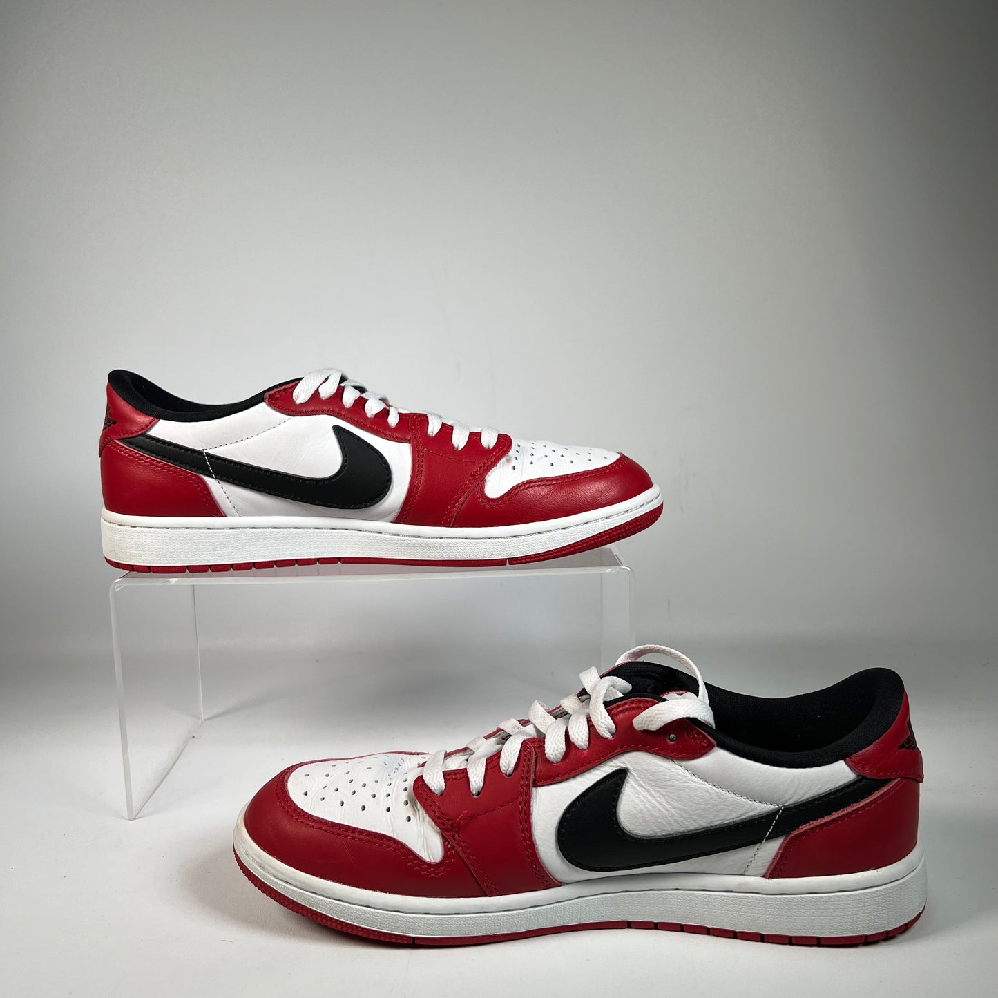 Jordan 1 Low Chicago (2025) Size 9 USED s22790