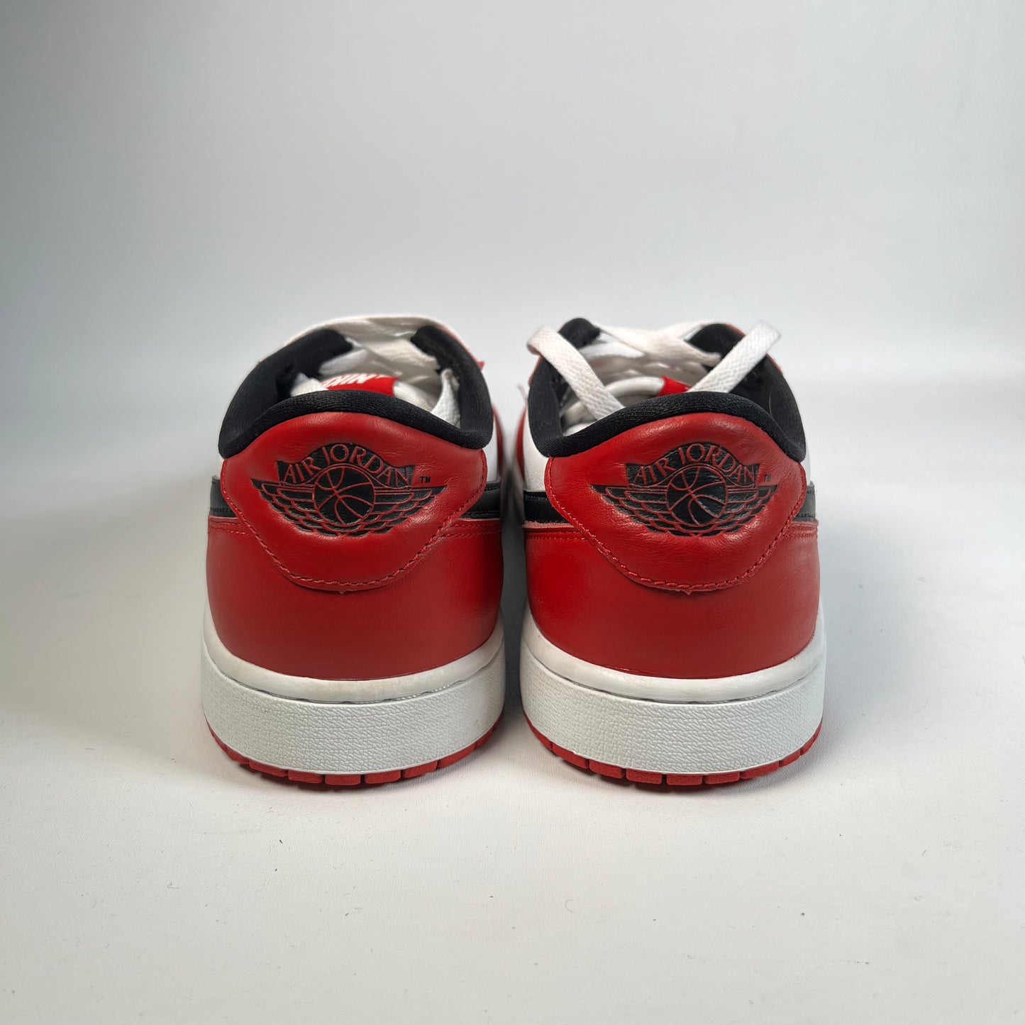 Jordan 1 Low Chicago (2025) Size 9 USED s22790