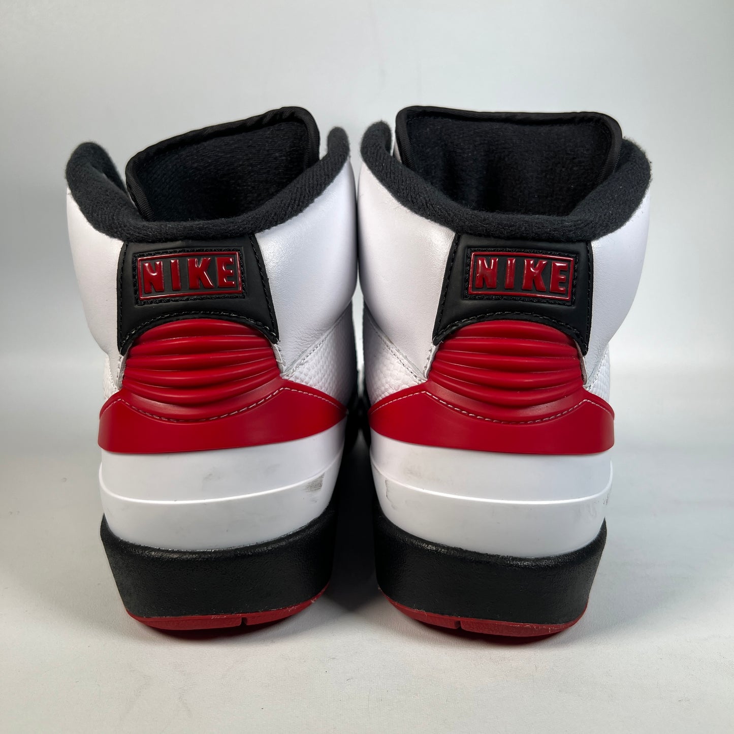 Jordan 2 Chicago (2022) Size 10.5 USED s23215