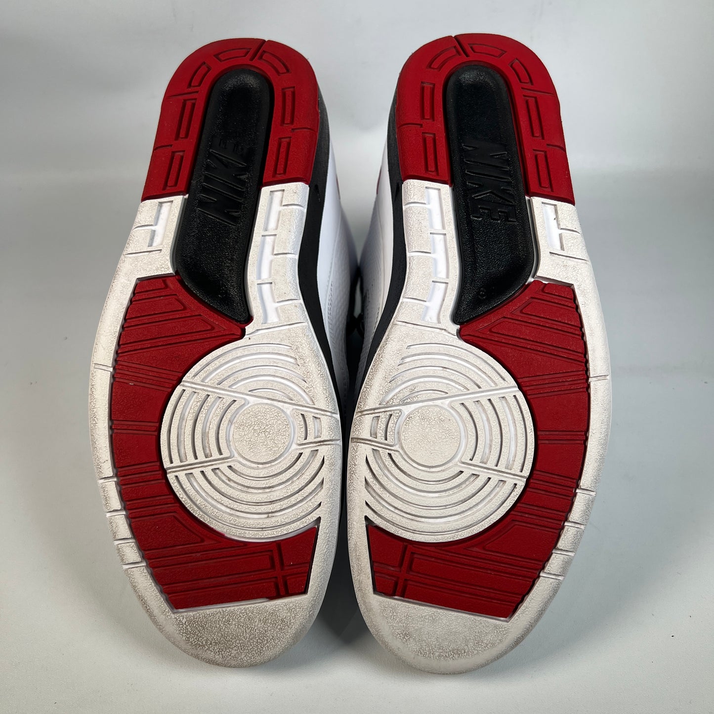 Jordan 2 Chicago (2022) Size 10.5 USED s23215