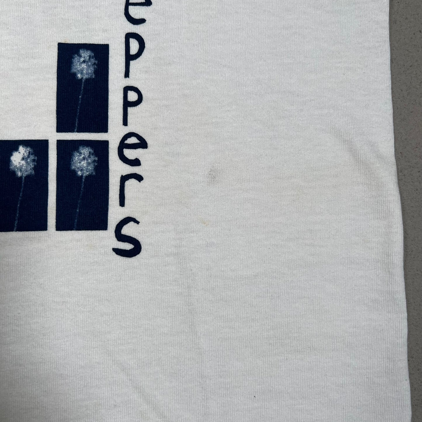 2002 Red Hot Chili Peppers By The Way Ringer White Tee Size Small USED v19773
