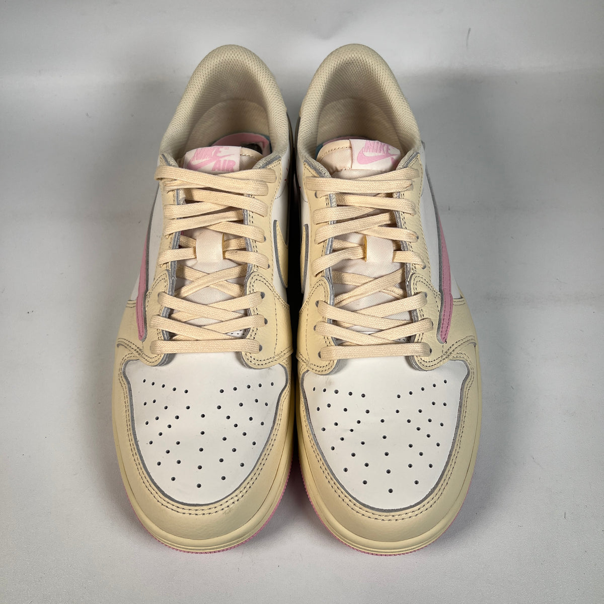 Jordan 1 Low Travis Scott Shy Pink (2026) Size 9.5 USED s23254