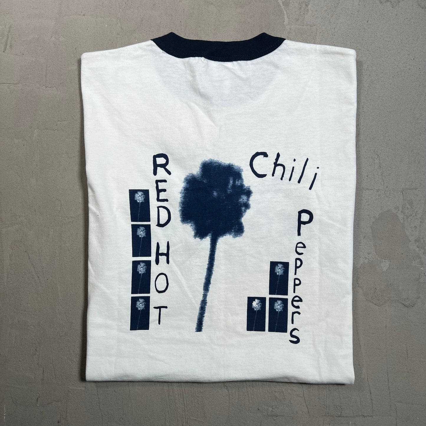 2002 Red Hot Chili Peppers By The Way Ringer White Tee Size Small USED v19773