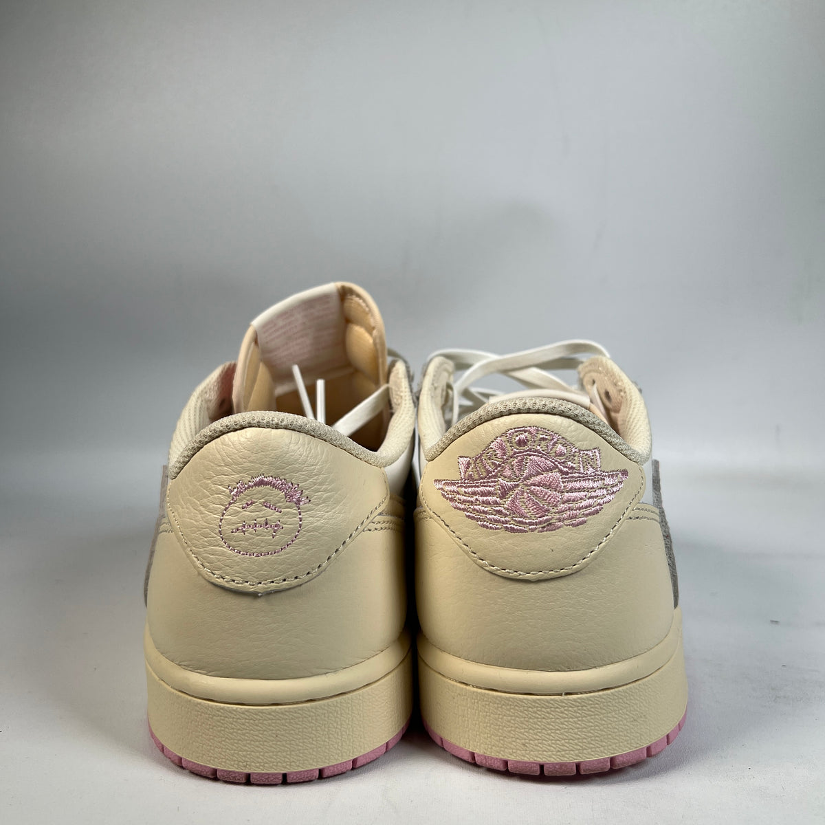 Jordan 1 Low Travis Scott Shy Pink (2026) Size 9 USED s23216