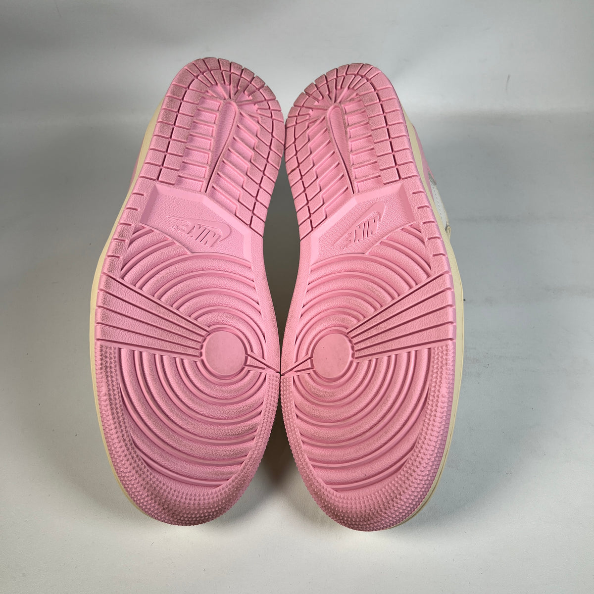 Jordan 1 Low Travis Scott Shy Pink (2026) Size 9 USED s23216