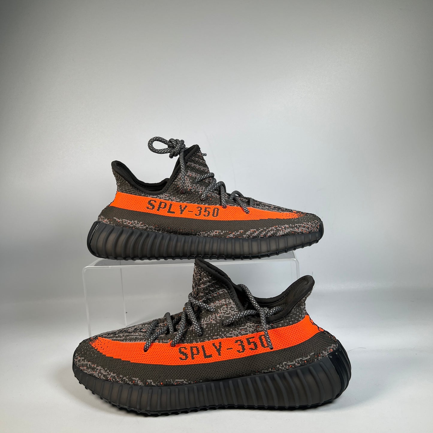 Yeezy 350 Carbon Beluga (2024) Size 8.5 NEW s23244