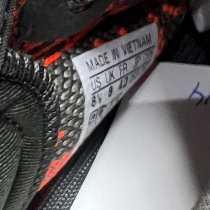 Yeezy 350 Carbon Beluga (2024) Size 8.5 NEW s23244