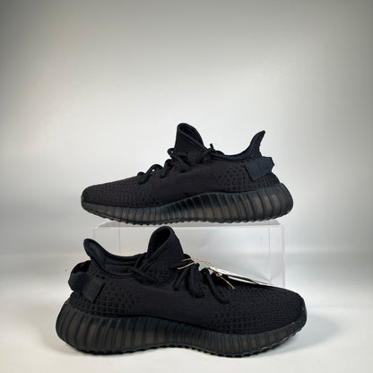 Yeezy 350 Onyx (2022) Size 8.5 NEW s23243