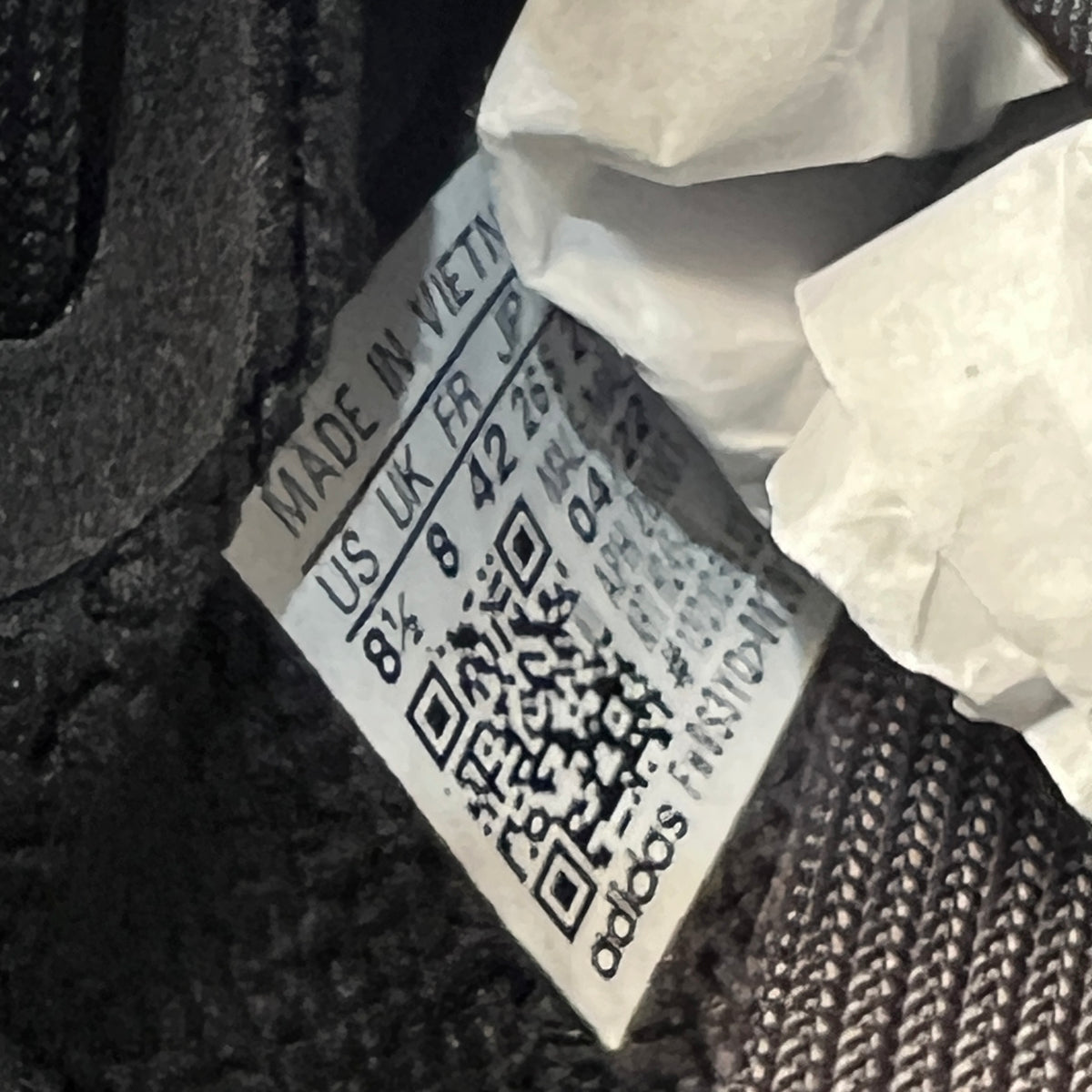 Yeezy 350 Onyx (2022) Size 8.5 NEW s23243