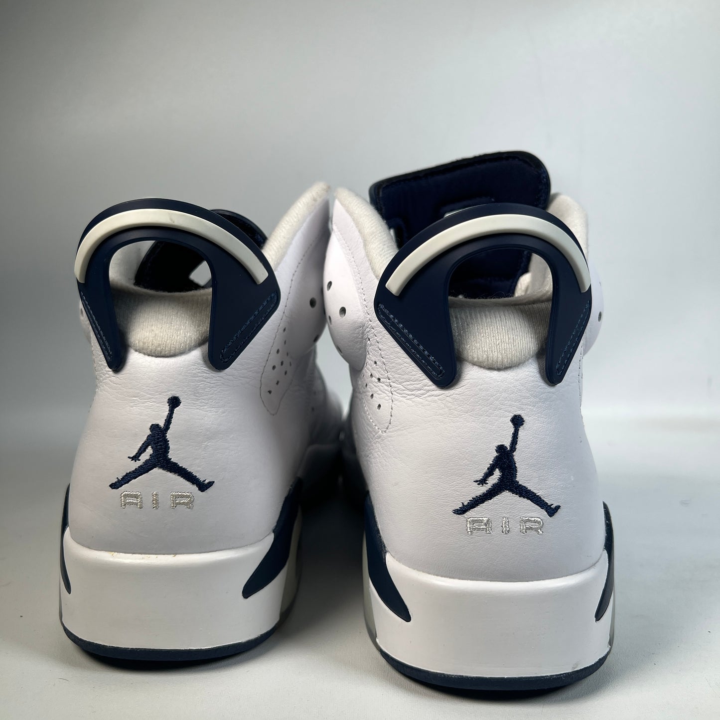 Jordan 6 Midnight Navy (2022) Size 9.5 USED s23205