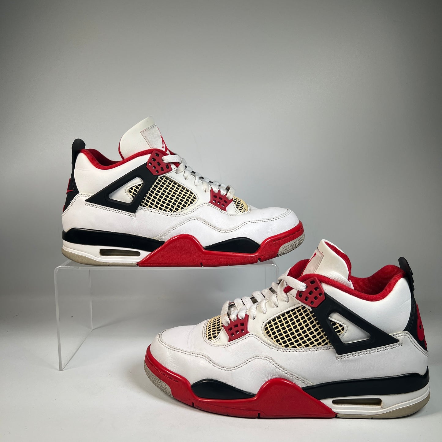 Jordan 4 Fire Red (2020) Size 9.5 USED s23241