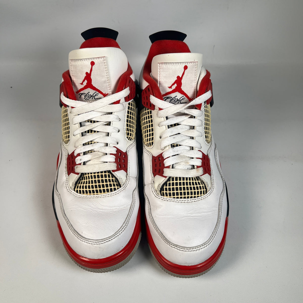 Jordan 4 Fire Red (2020) Size 9.5 USED s23241