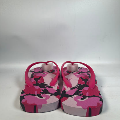 GV Gallery Raspberry Hills Pink Camo Flip Flops (2026) Size 10 NEW x18355