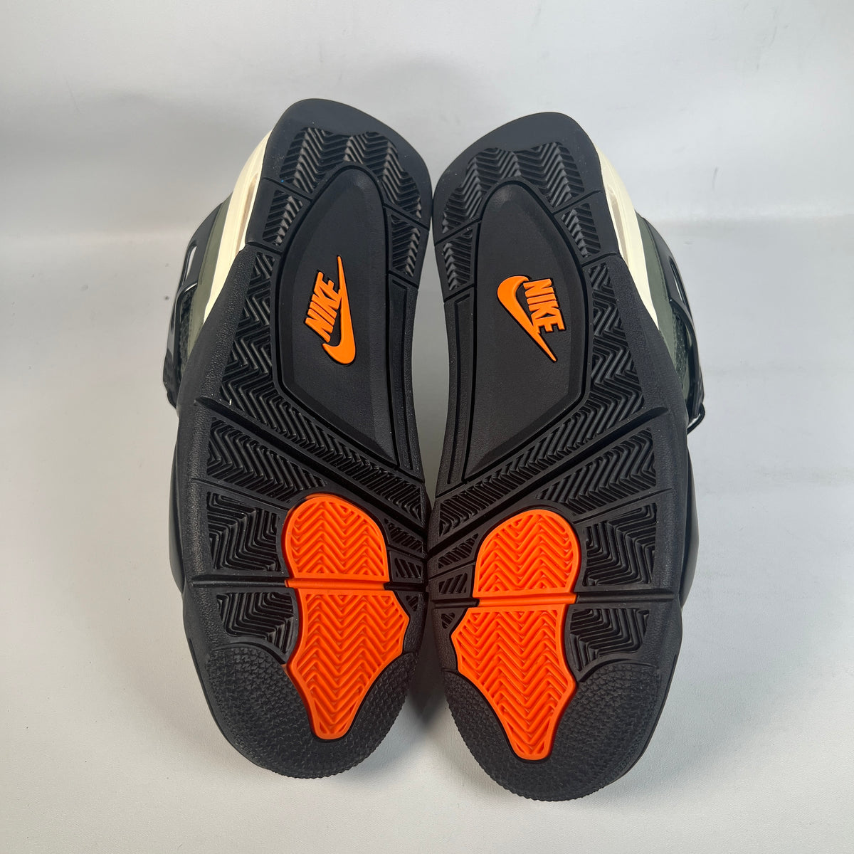 Jordan 4 Undefeated (2025) Size 9.5 NEW s23316