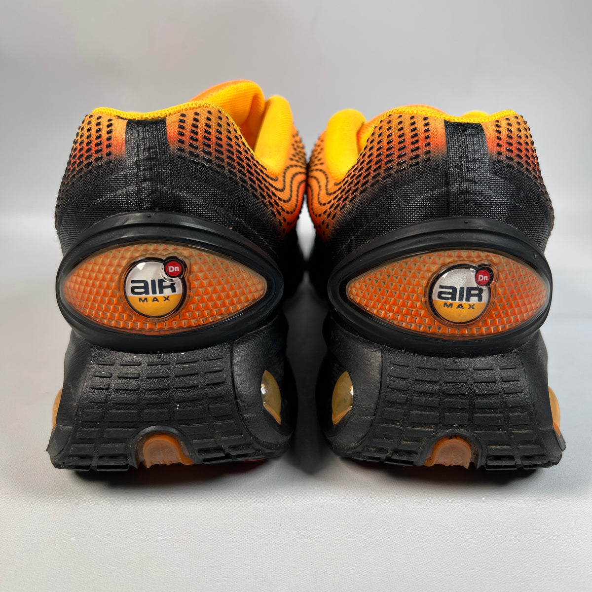 Nike Air Max Dn Laser Orange Comet Red (2024) Size 9.5 USED s23276