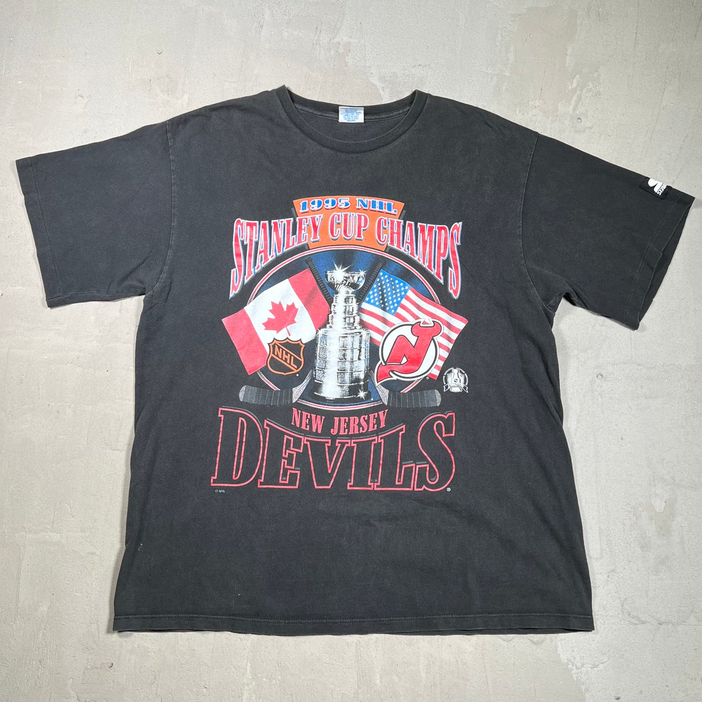 1995 Stanley Cup NJ Devils Black Tee Size Large USED v19788