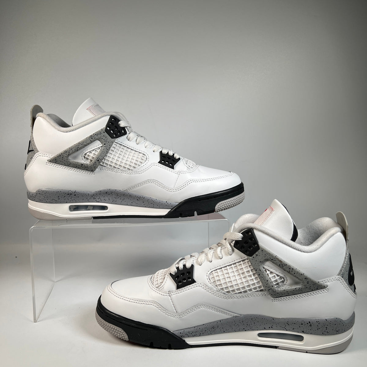 Jordan 4 White Cement (2025) Size 10.5 USED s23324