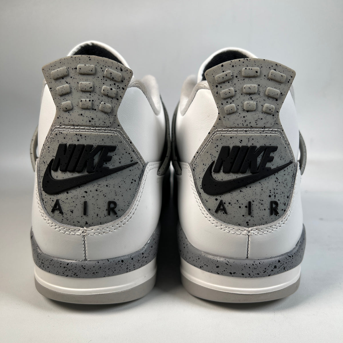 Jordan 4 White Cement (2025) Size 10.5 USED s23324