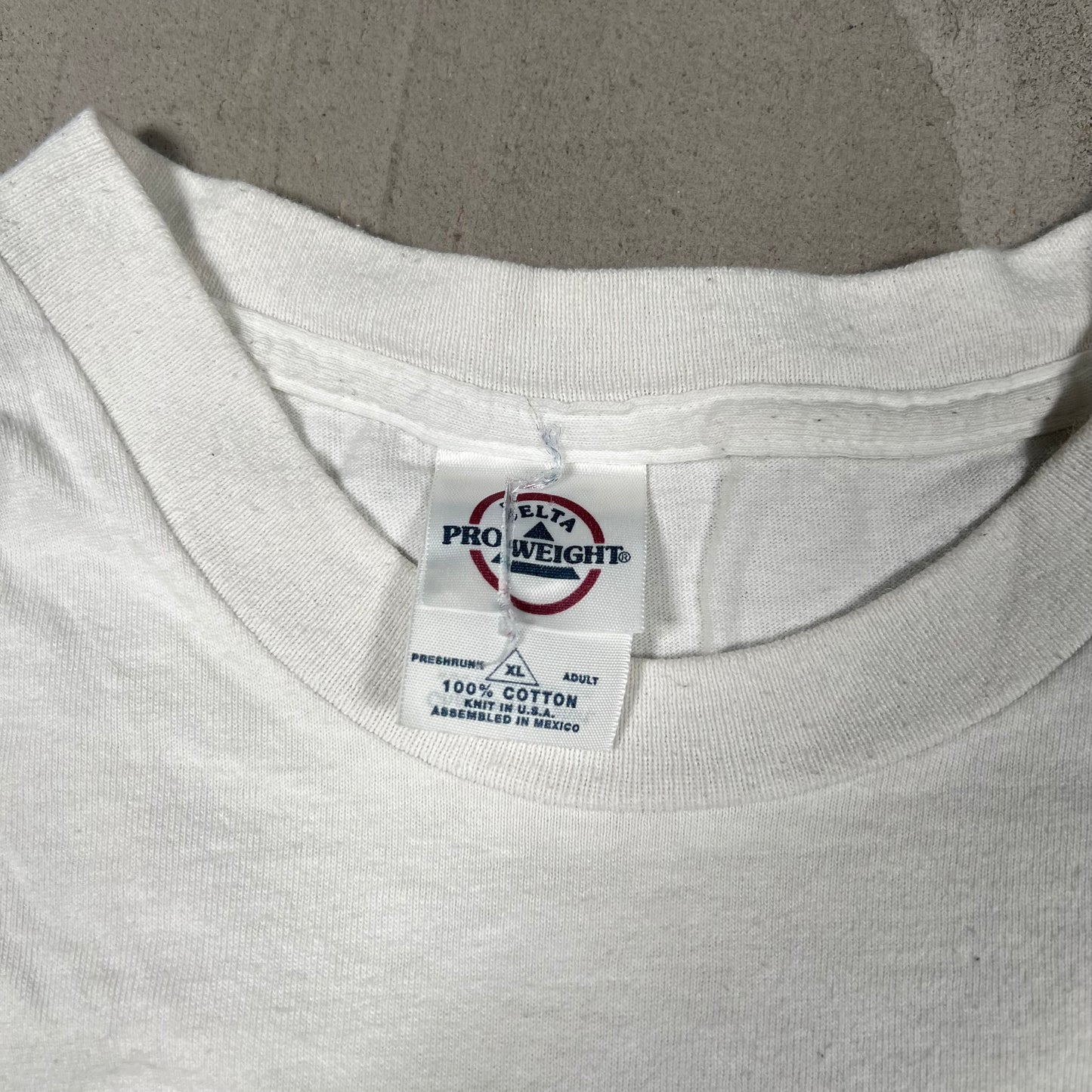 2004 Yankees Opening Day Roaster White Tee Size XL USED v19791