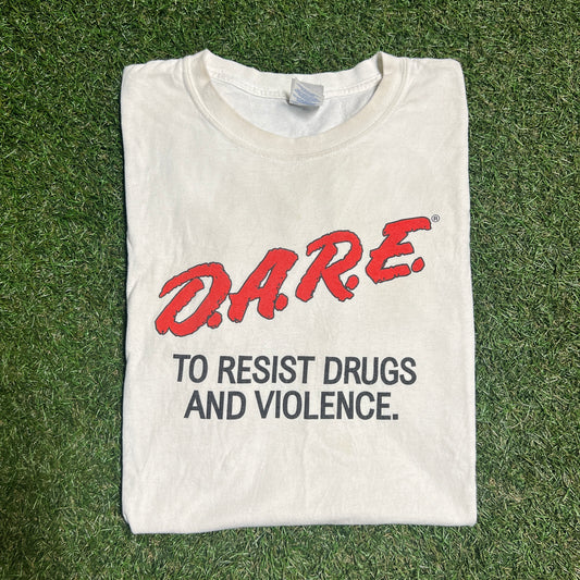 Gildan D.a.r.e. White Tee Size Large USED v14066