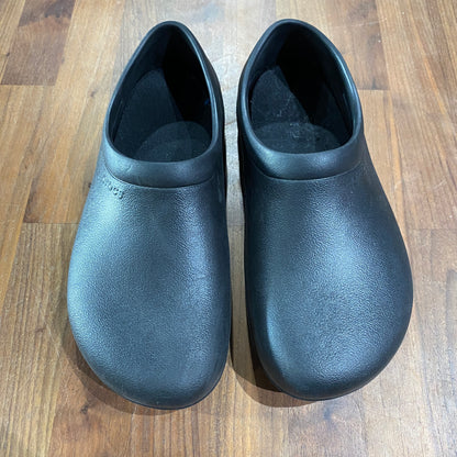 Croc All Black Clogs Size 10 USED NO BOX s14312