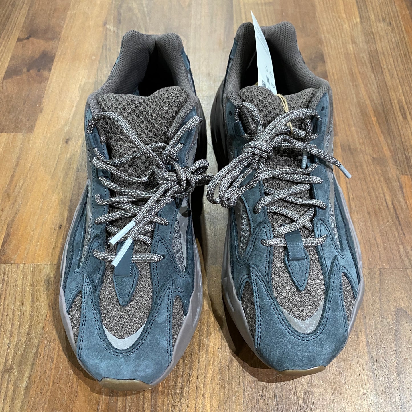 Adidas Yeezy Boost 700 V2 Mauve Size 11 NEW s14321