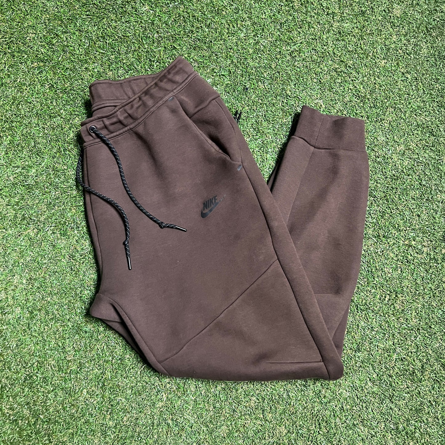 Nike Tech Brown Sweatpants Size Large USED v15929