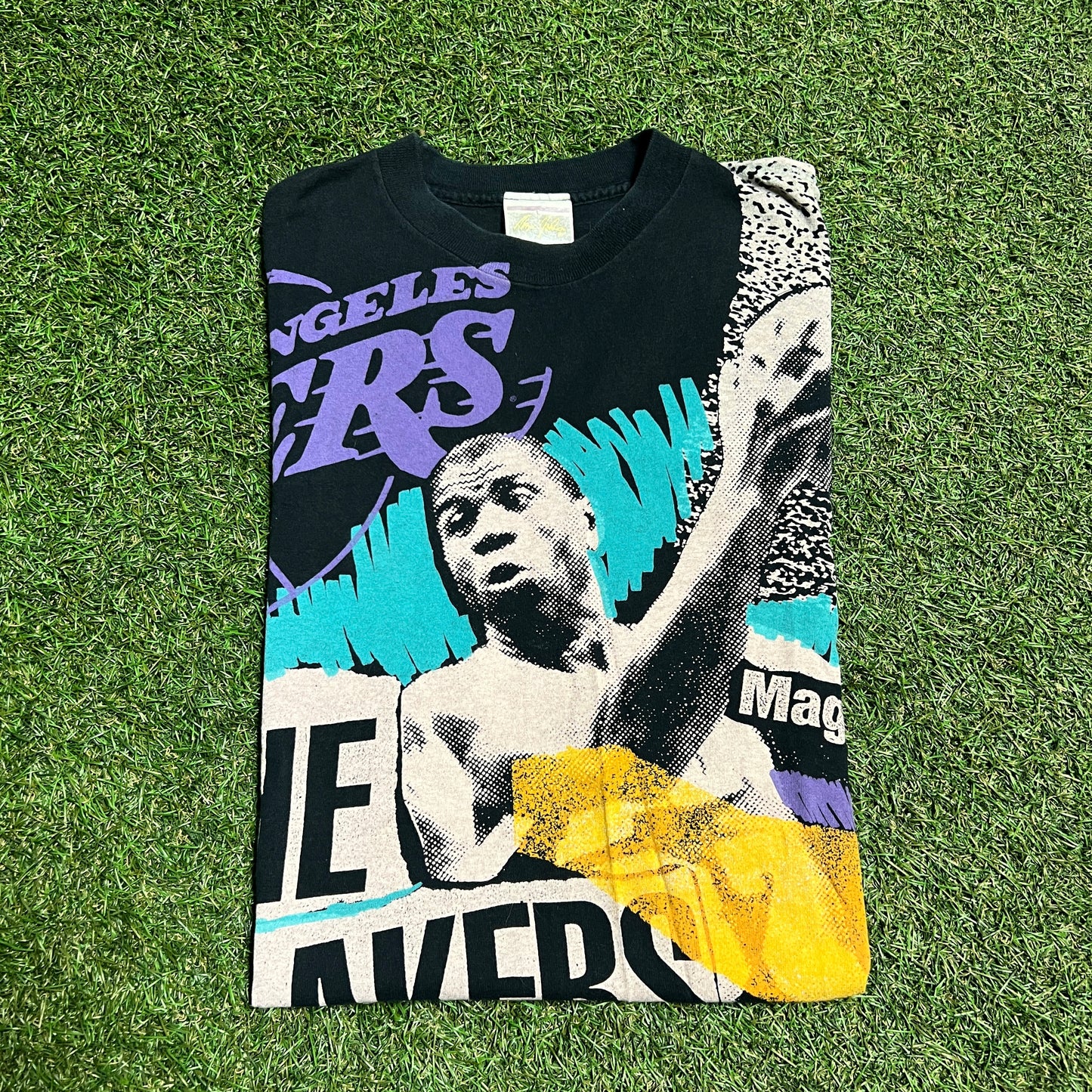 Magic Johnson Tag Lakers Full Pint Tee Size Small USED v5617