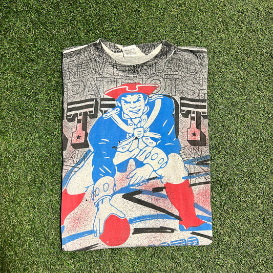 1990s Patriots Magic Johnson Tag Full Print Tee Size XL USED v11088